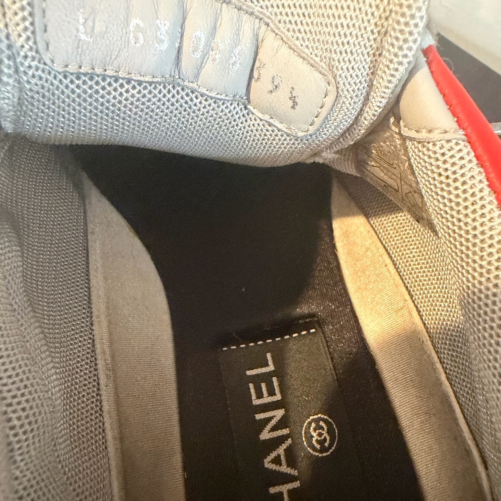 Authentic CHANEL Gray & red Women Low-Top Sneakers with Interlocking CC - Picture 7 of 8